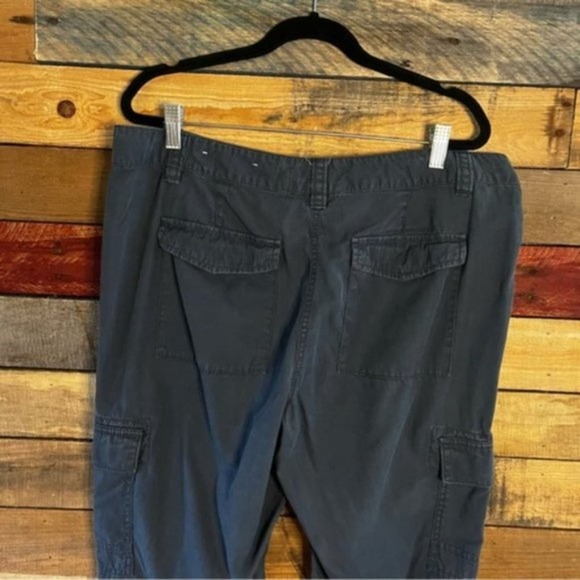 Loft Outlet‎ Gray Cargo Jogger Size 12 - Picture 10 of 14